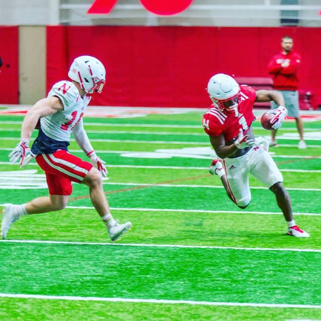 Tyjon Lindsey — 2 Players Running